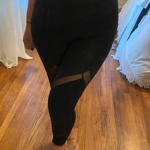 Luulemon Mesh Crops with Pockets Sz 4